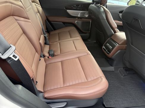 Used 2026 Lincoln Nautilus Reserve image 15