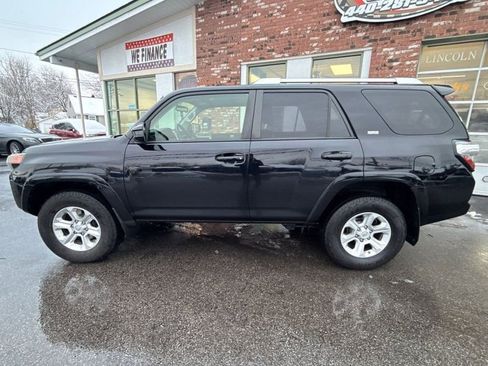 Used 2016 Toyota 4Runner SR5 image 8