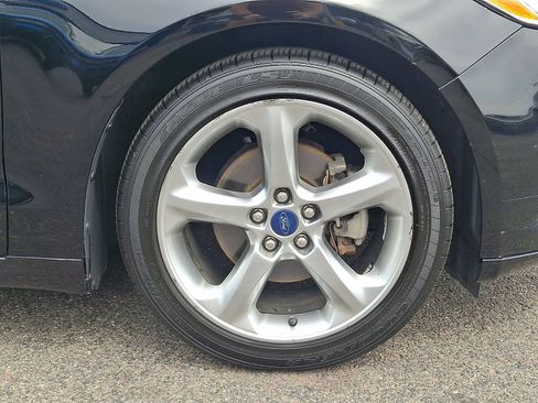 Used 2016 Ford Fusion SE w/ Equipment Group 201A FWD image 9