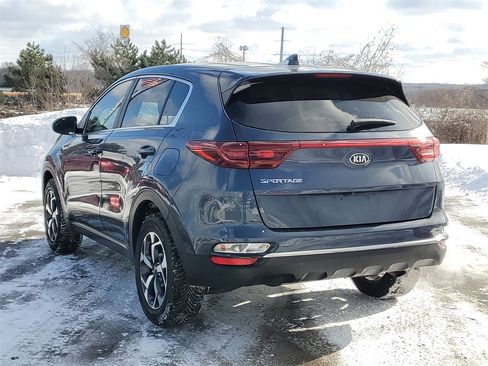 Used 2020 Kia Sportage LX image 3