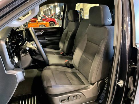 Used 2024 Chevrolet Silverado 1500 LT image 10