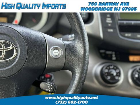 Used 2011 Toyota RAV4 4WD image 39