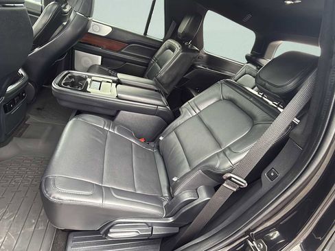 Used 2023 Lincoln Navigator Reserve image 32