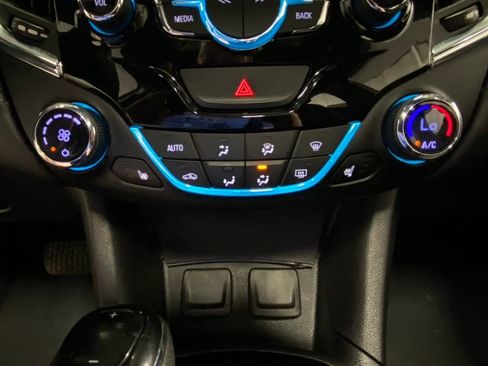 Used 2018 Chevrolet Cruze Premier w/ Premier True North Edition FWD image 25