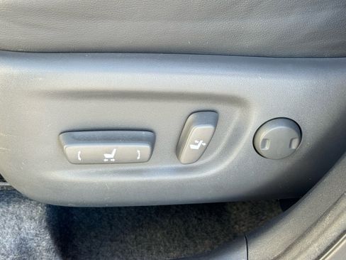 Used 2015 Toyota Prius Four image 19