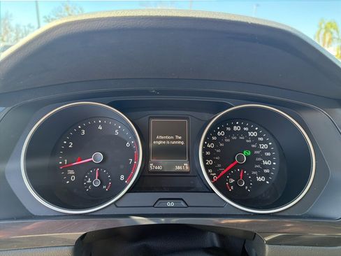 Used 2018 Volkswagen Tiguan S image 5