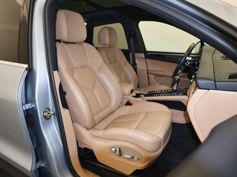 Used 2021 Porsche Macan S image 46