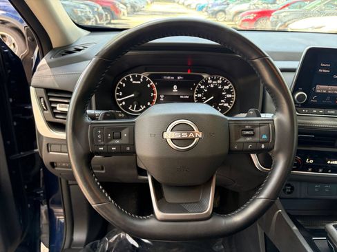 Used 2025 Nissan Rogue SV AWD/4WD image 29