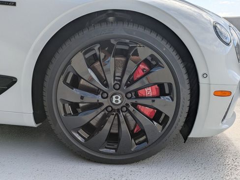 Used 2024 Bentley Continental GT V8 image 14