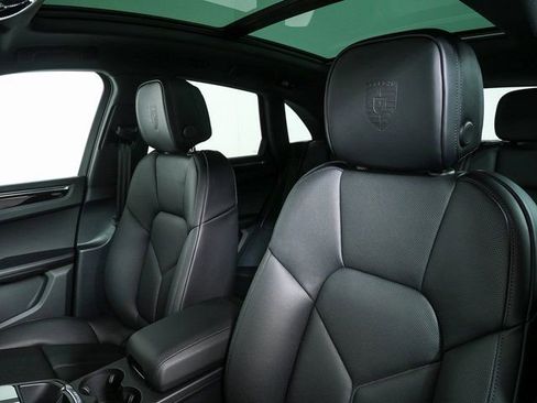 New 2026 Porsche Macan image 5