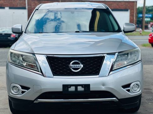 Used 2014 Nissan Pathfinder S AWD/4WD image 2