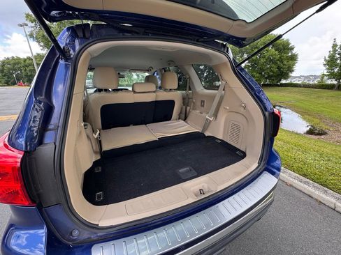 Used 2018 Nissan Pathfinder SV FWD image 16