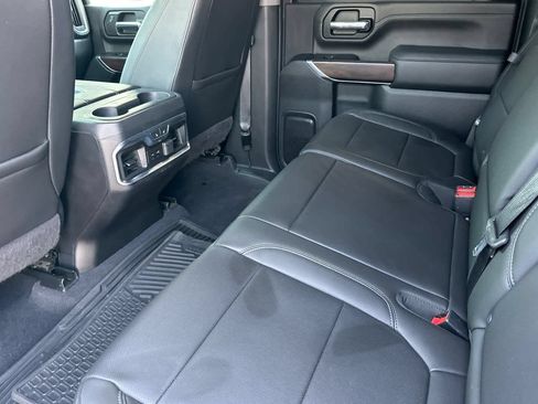 Used 2020 GMC Sierra 2500 SLT w/ Technology Package AWD/4WD image 4