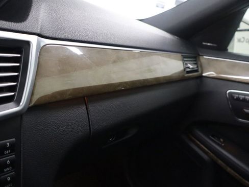 Used 2010 Mercedes-Benz E 350 4MATIC Sedan image 29