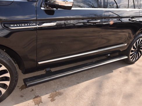 Used 2023 Lincoln Navigator L Black Label image 39