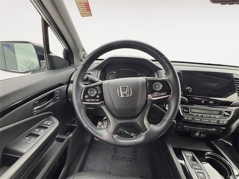 Used 2022 Honda Pilot Touring image 12