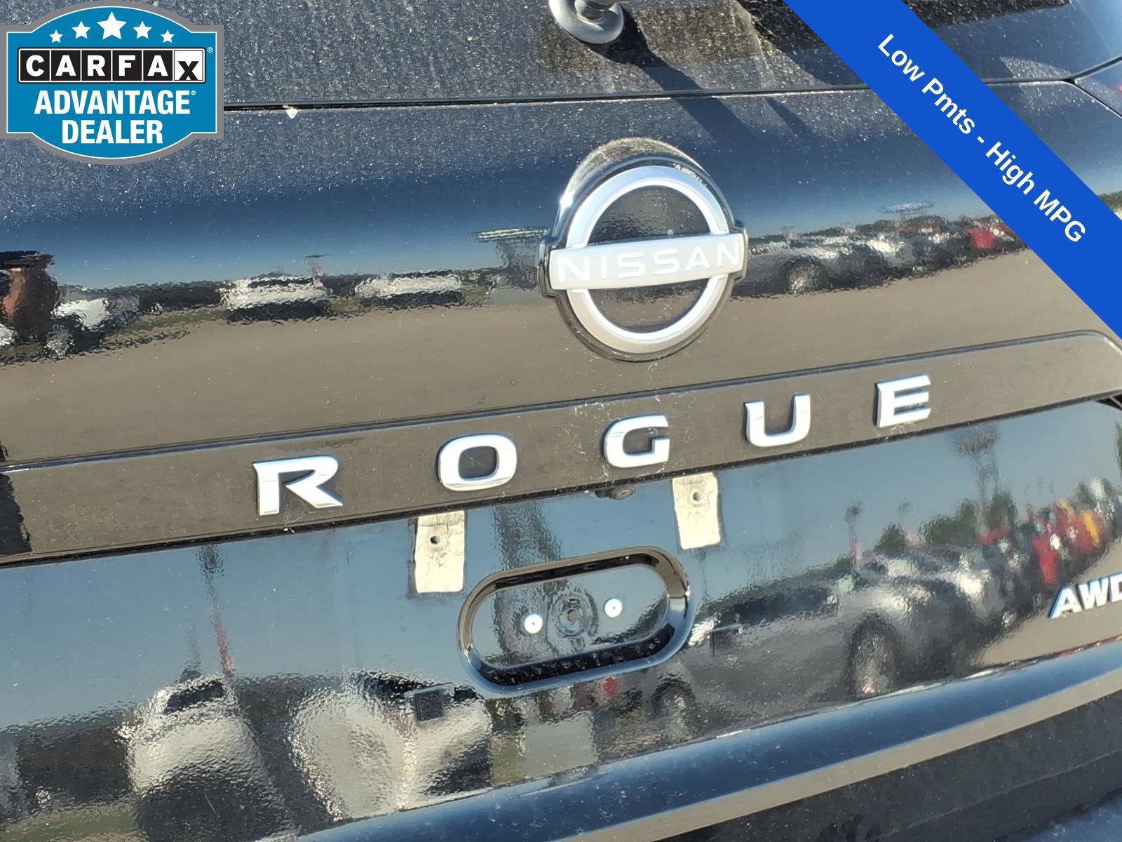 Used 2023 Nissan Rogue S AWD/4WD image 9
