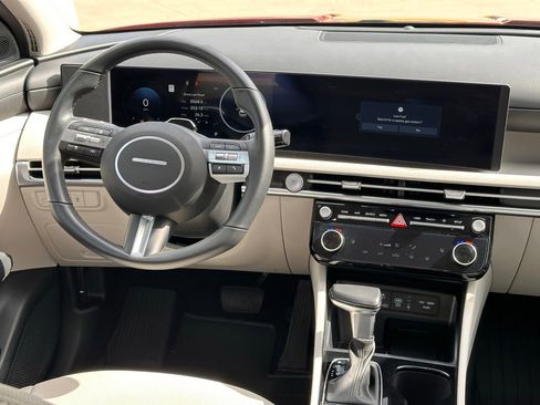 Used 2025 Hyundai Tucson SEL image 16