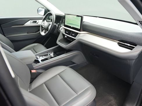Certified 2026 Ford Explorer Active RWD image 19