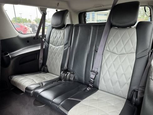 Used 2017 Cadillac Escalade ESV Premium Luxury AWD/4WD image 29