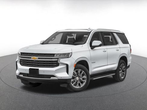 Used 2024 Chevrolet Tahoe LT w/ Luxury Package RWD image 3