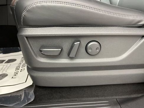 New 2026 Nissan Armada SL w/ Captain's Chari Seat Package image 33