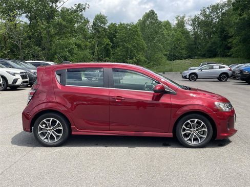 Used 2017 Chevrolet Sonic LT w/ Fun and Sun Package FWD image 6