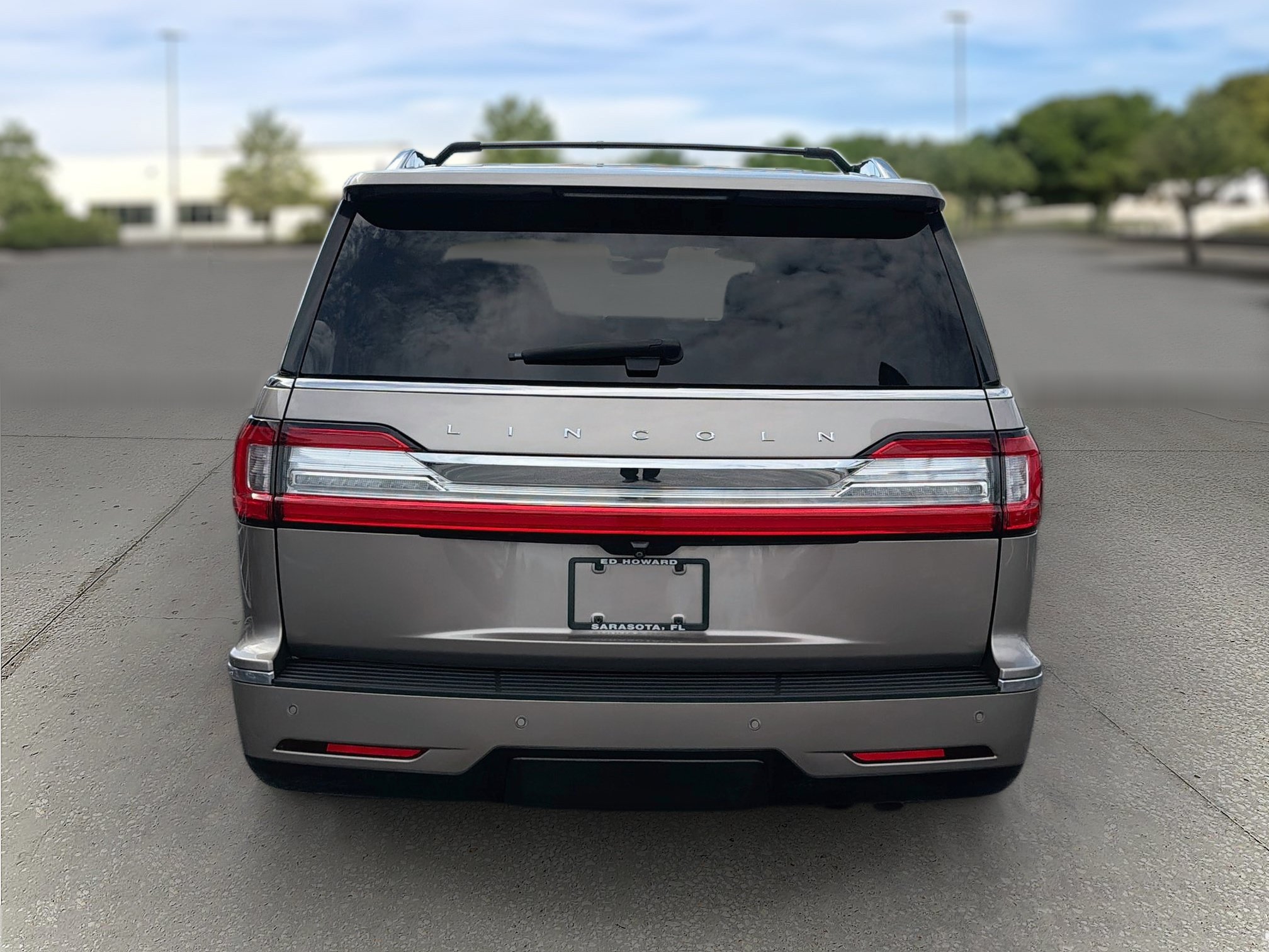 Used 2018 Lincoln Navigator Reserve w/ Technology Package AWD/4WD image 6