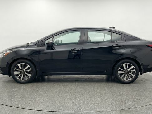 Used 2025 Nissan Versa SV image 5