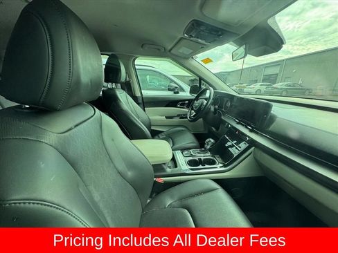 Used 2022 Kia Carnival EX FWD image 3