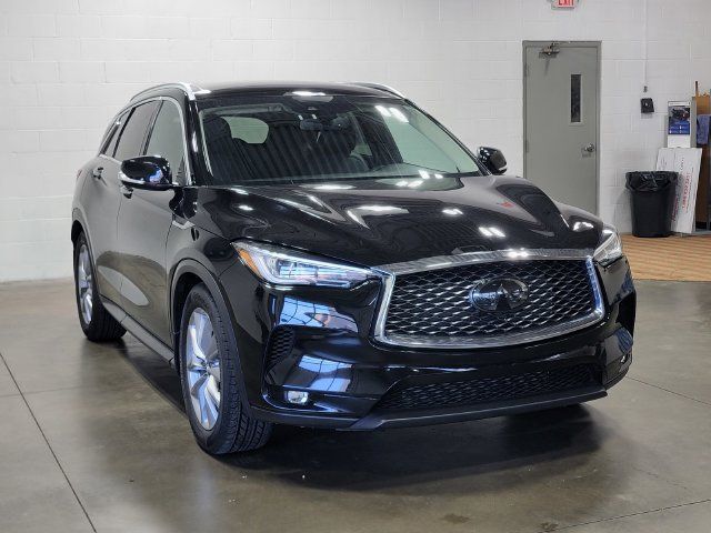 Used 2020 INFINITI QX50 Luxe w/ Navigation Package AWD/4WD image 4