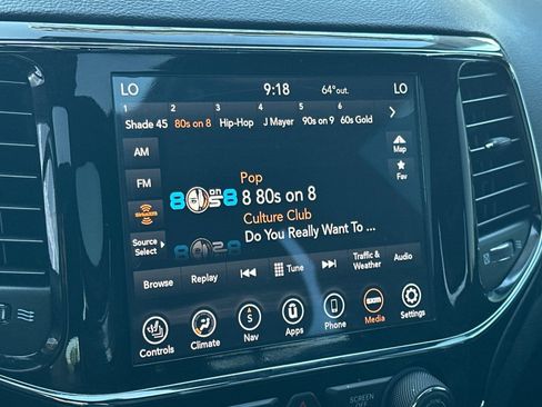 Used 2020 Jeep Grand Cherokee Altitude AWD/4WD image 18