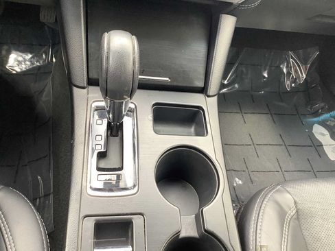 Used 2019 Subaru Outback 3.6R Limited AWD/4WD image 18