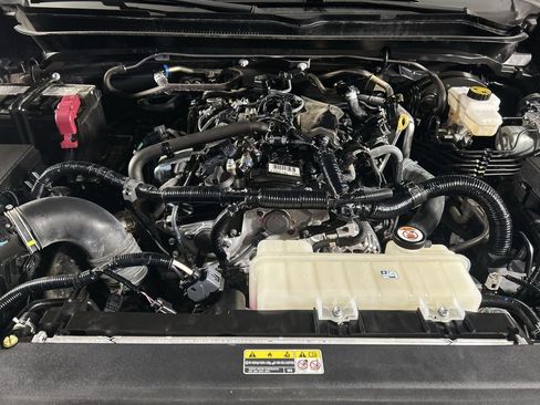 Used 2025 Toyota Tacoma SR5 image 10