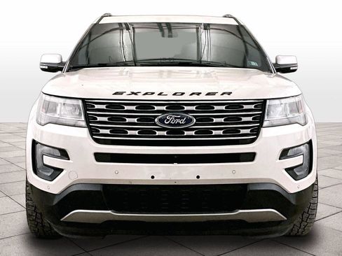 Used 2017 Ford Explorer Limited w/ Equipment Group 301A image 3