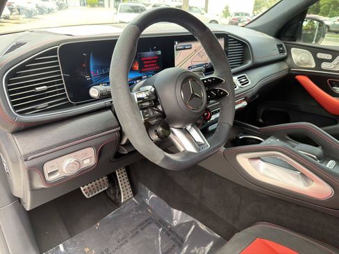 Certified 2025 Mercedes-Benz GLE 53 AMG 4MATIC image 21