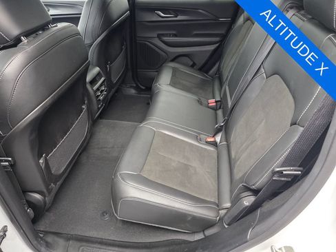 Used 2023 Jeep Grand Cherokee Altitude AWD/4WD image 14