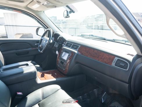 Used 2013 Chevrolet Avalanche LTZ image 14