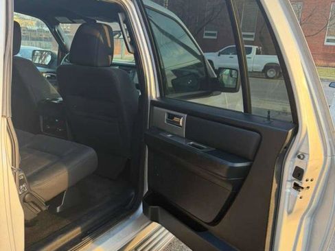 Used 2017 Ford Expedition EL XLT image 14