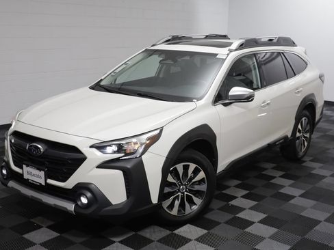 Used 2023 Subaru Outback Touring XT AWD/4WD image 2