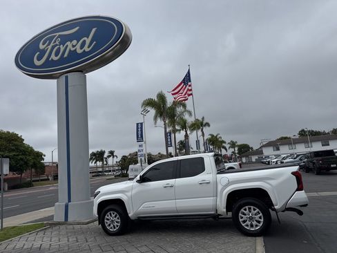 Used 2025 Toyota Tacoma SR5 RWD image 20
