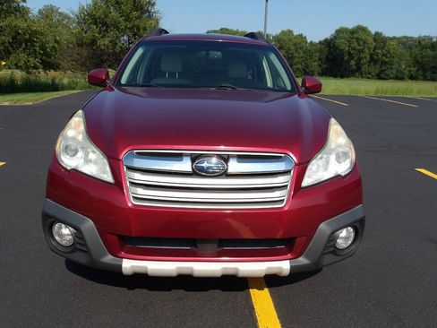 Used 2014 Subaru Outback 2.5i Limited AWD/4WD image 3