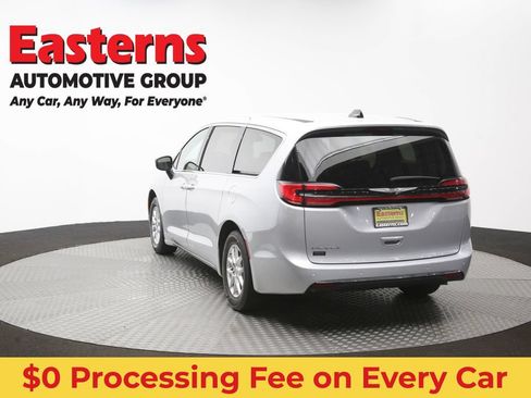 Used 2024 Chrysler Pacifica Touring-L FWD image 66