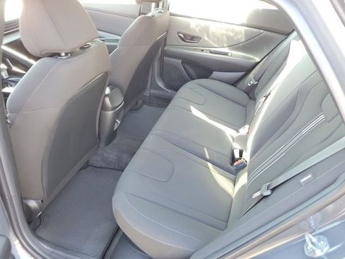 Certified 2025 Hyundai Elantra SEL FWD image 25