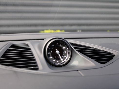 Used 2024 Porsche Macan 4 Electric image 27