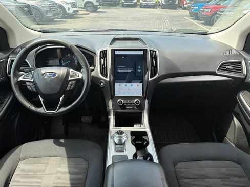 Used 2024 Ford Edge SEL w/ Cold Weather Package AWD/4WD image 5