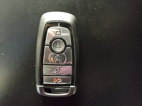 Used 2022 Ford Explorer XLT w/ Equipment Group 202A image 32