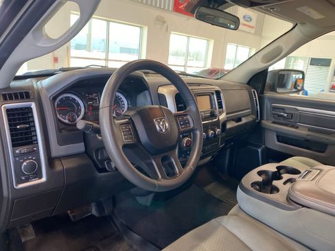 Used 2019 RAM 1500 Classic SLT image 10