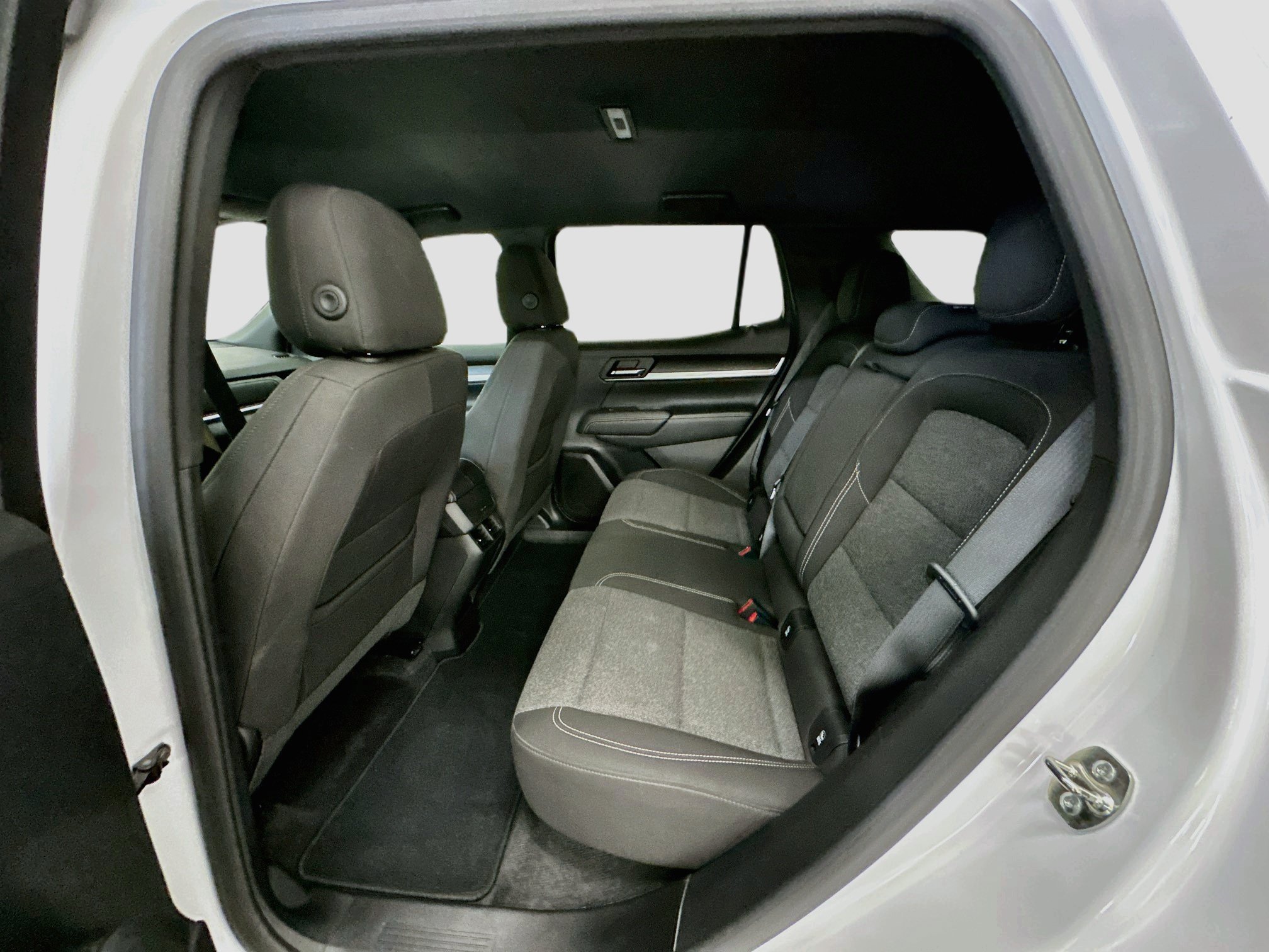 Used 2025 GMC Terrain Elevation AWD/4WD image 29