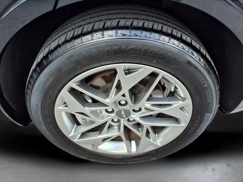 Used 2025 Genesis GV70 2.5T AWD/4WD image 28